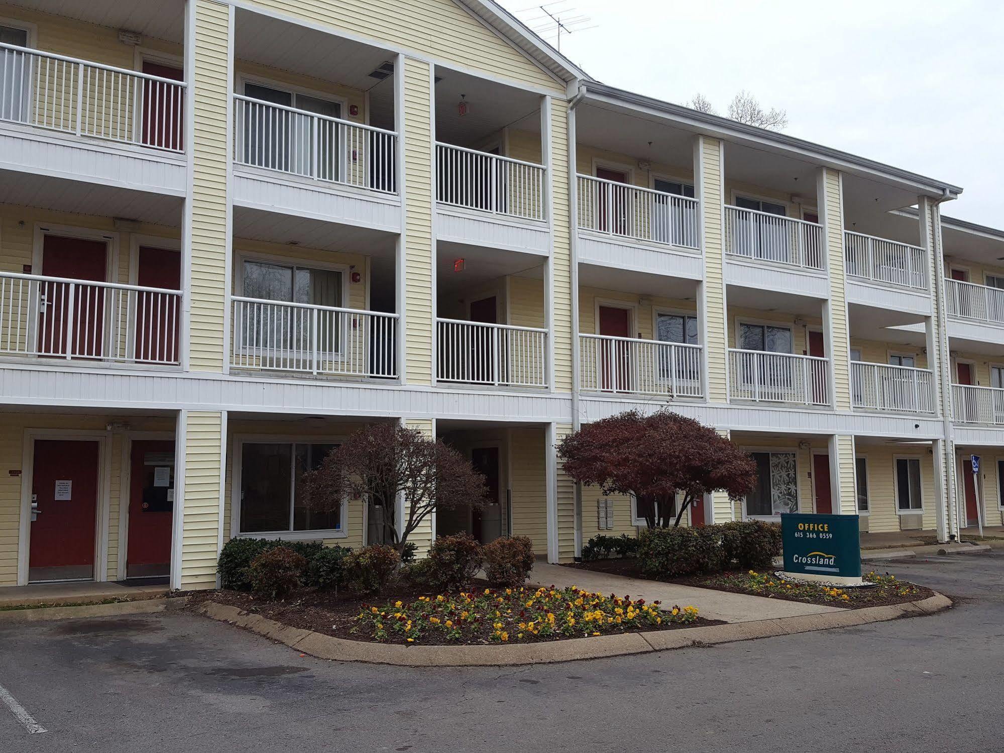 Hometowne By Red Roof - Airport/briley Pkwy Motel